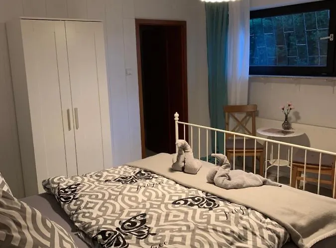 Idyllisches In Ruhiger Lage Am Rhein Frühstückspension 3*